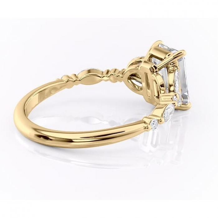 Inel de logodnă Bloom din aur Galben 14kt cu moissanite tăietură smarald – Montură cu trei pietre rafinată pentru profil mediu | Personalizează și configurează gratuit online [3]
