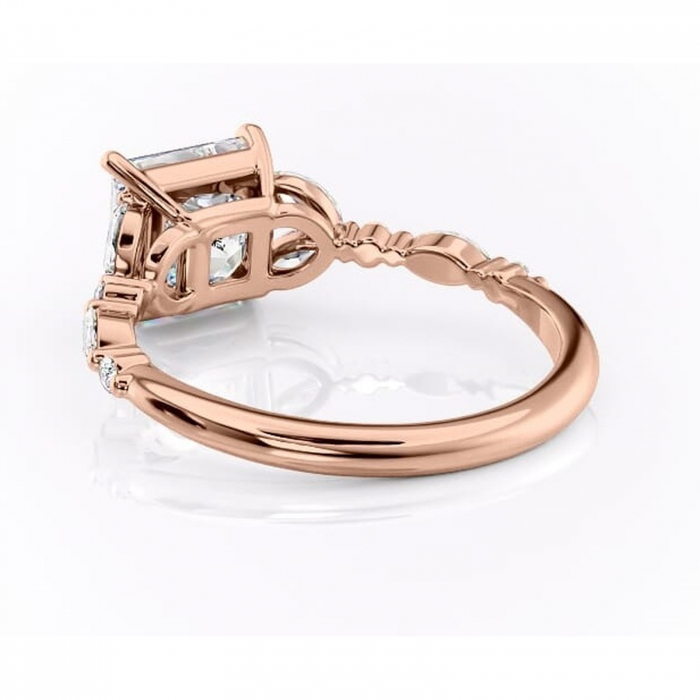 Inel de logodnă Bloom din aur Rose 18kt cu moissanite tăietură princess – Montură cu trei pietre rafinată pentru profil mediu | Personalizează și configurează gratuit online [4]