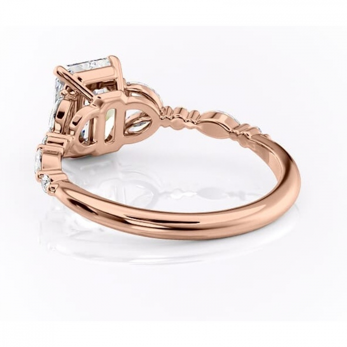 Inel de logodnă Bloom din aur Rose 14kt cu moissanite tăietură radiantă – Montură cu trei pietre rafinată pentru profil mediu | Personalizează și configurează gratuit online [4]