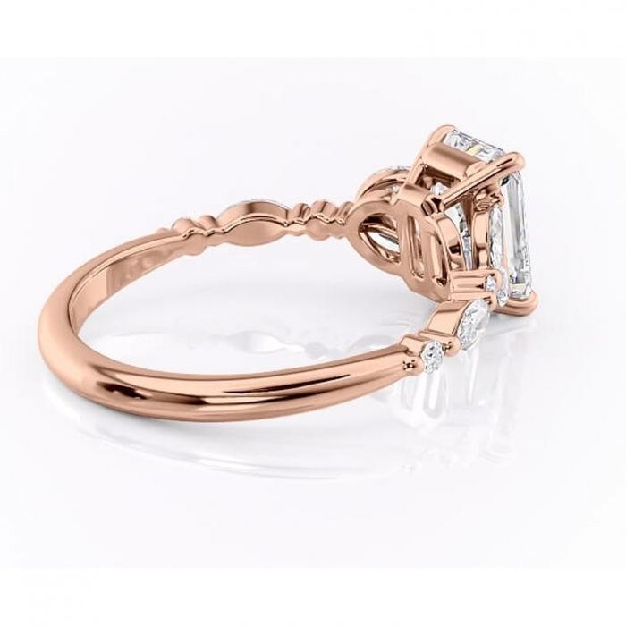 Inel de logodnă Bloom din aur Rose 14kt cu moissanite tăietură radiantă – Montură cu trei pietre rafinată pentru profil mediu | Personalizează și configurează gratuit online [3]