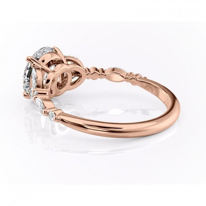 Inel de logodnă Bloom din aur Rose 14kt cu moissanite tăietură rotundă – Montură cu trei pietre rafinată pentru profil mediu | Personalizează și configurează gratuit online [5]