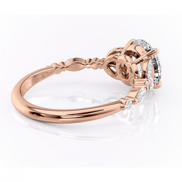 Inel de logodnă Bloom din aur Rose 14kt cu moissanite tăietură rotundă – Montură cu trei pietre rafinată pentru profil mediu | Personalizează și configurează gratuit online [3]