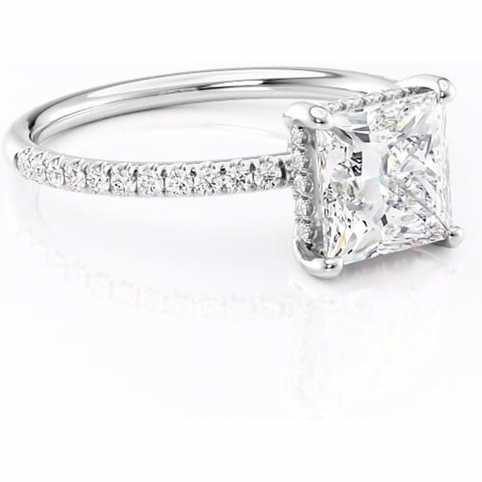 Inel de logodnă Brielle din aur Alb 14kt cu moissanite tăietură princess – Montură Kamellie joasă rafinată pentru profil jos | Personalizează și configurează gratuit online [1]
