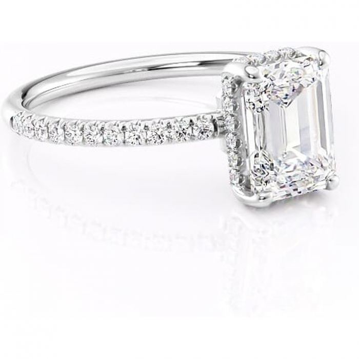 Inel de logodnă Brielle din aur Alb 14kt cu moissanite tăietură smarald – Montură Kamellie joasă rafinată pentru profil jos | Personalizează și configurează gratuit online [1]