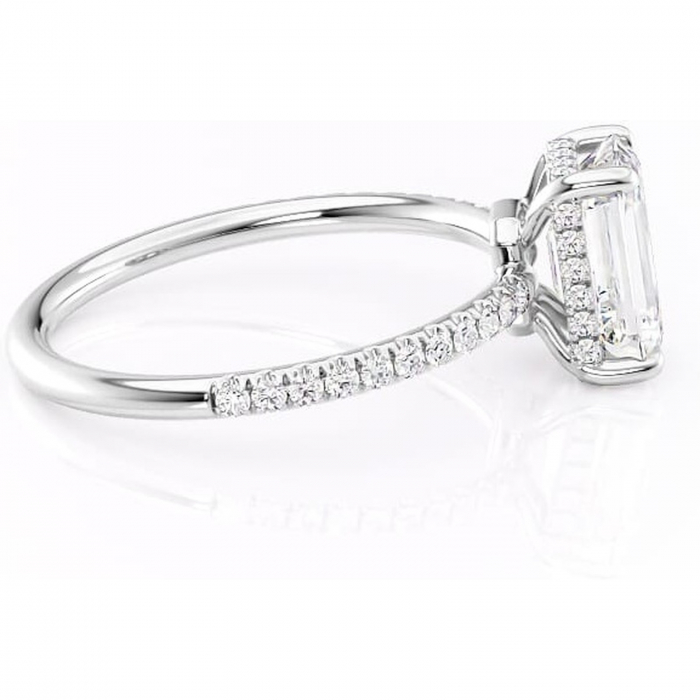 Inel de logodnă Brielle din aur Alb 14kt cu moissanite tăietură smarald – Montură Kamellie joasă rafinată pentru profil jos | Personalizează și configurează gratuit online [2]