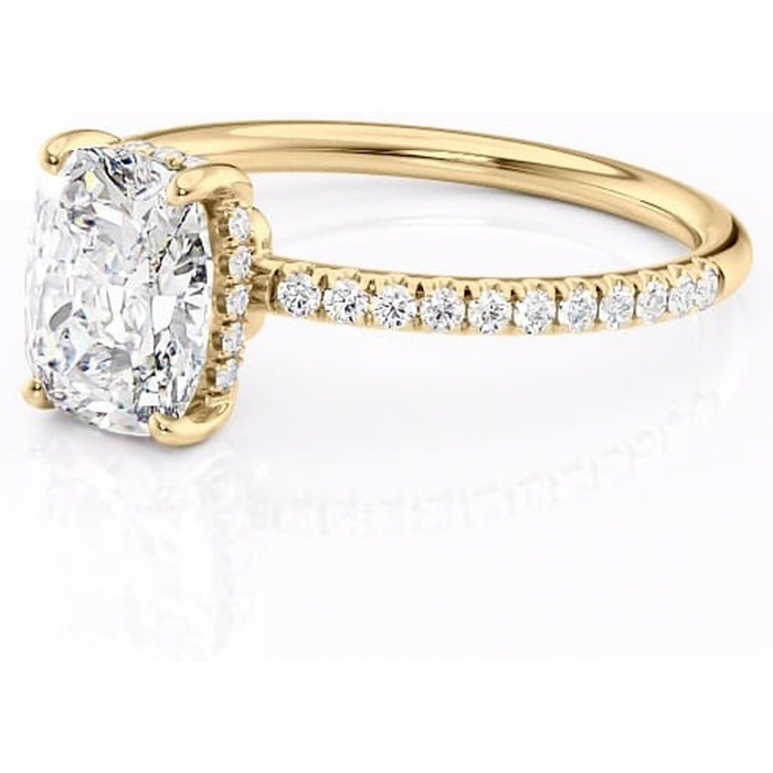 Inel de logodnă Brielle din aur Galben 14kt cu moissanite tăietură pernă – Montură Kamellie joasă rafinată pentru profil jos | Personalizează și configurează gratuit online [7]