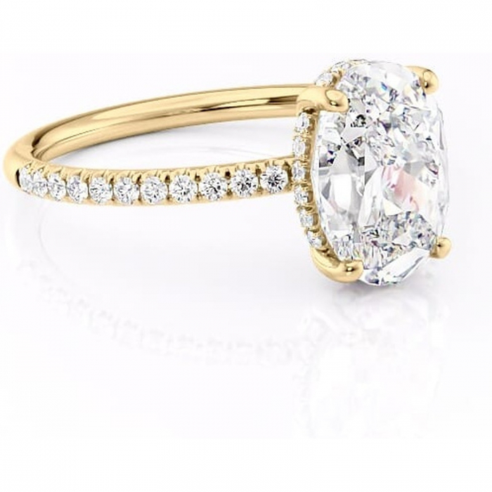 Inel de logodnă Brielle din aur Galben 14kt cu moissanite tăietură ovală – Montură Kamellie joasă rafinată pentru profil jos | Personalizează și configurează gratuit online [1]
