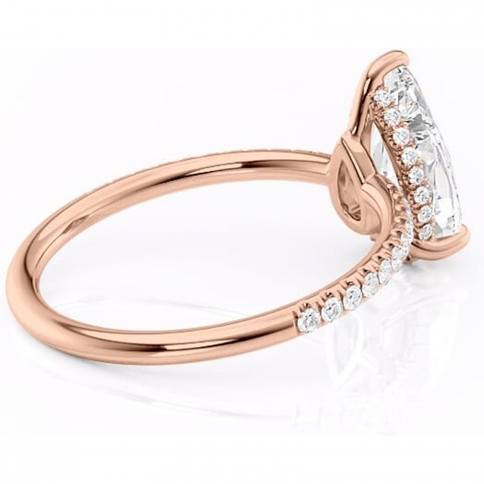 Inel de logodnă Brielle din aur Rose 18kt cu moissanite tăietură pară – Montură Kamellie joasă rafinată pentru profil jos | Personalizează și configurează gratuit online [3]