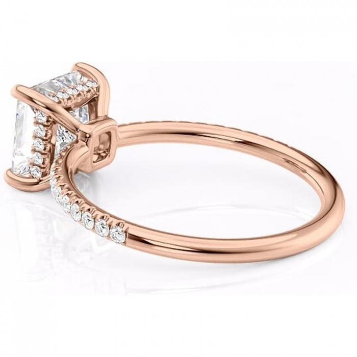 Inel de logodnă Brielle din aur Rose 14kt cu moissanite tăietură princess – Montură Kamellie joasă rafinată pentru profil jos | Personalizează și configurează gratuit online [5]