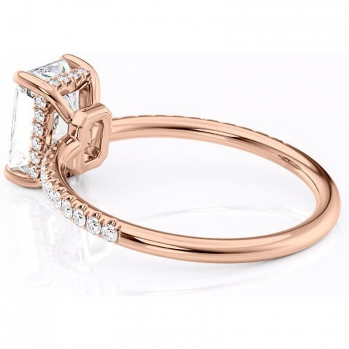 Inel de logodnă Brielle din aur Rose 14kt cu moissanite tăietură radiantă – Montură Kamellie joasă rafinată pentru profil jos | Personalizează și configurează gratuit online [5]