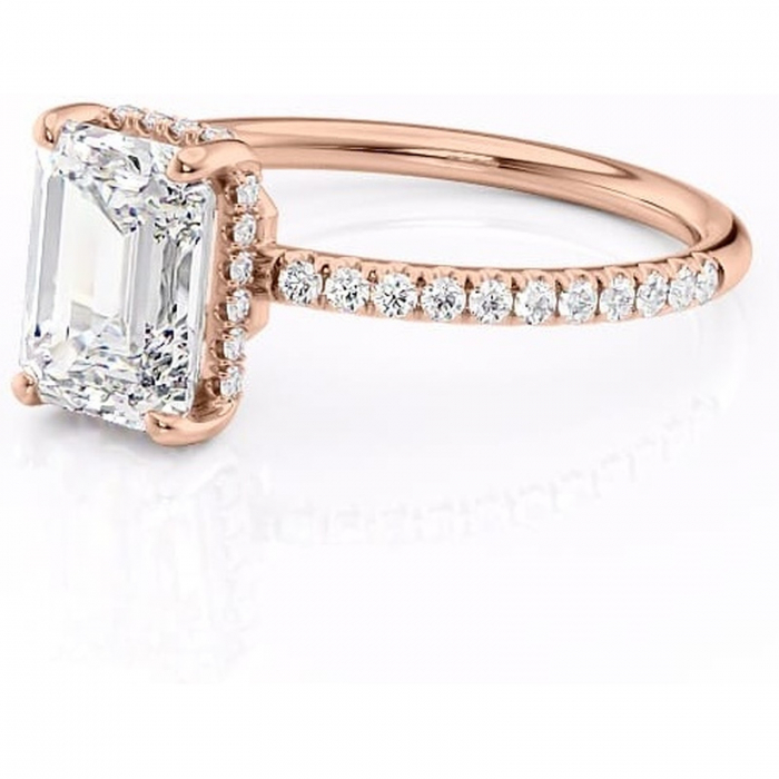 Inel de logodnă Brielle din aur Rose 14kt cu moissanite tăietură smarald – Montură Kamellie joasă rafinată pentru profil jos | Personalizează și configurează gratuit online [7]