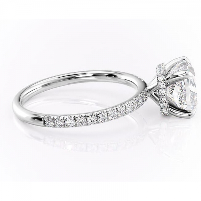 Inel de logodnă Briony din aur Alb 14kt cu moissanite tăietură pernă – Montură pavé rafinată pentru profil înalt | Personalizează și configurează gratuit online [2]