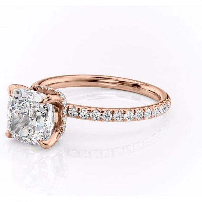 Inel de logodnă Briony din aur Rose 14kt cu moissanite tăietură pernă – Montură pavé rafinată pentru profil înalt | Personalizează și configurează gratuit online [7]