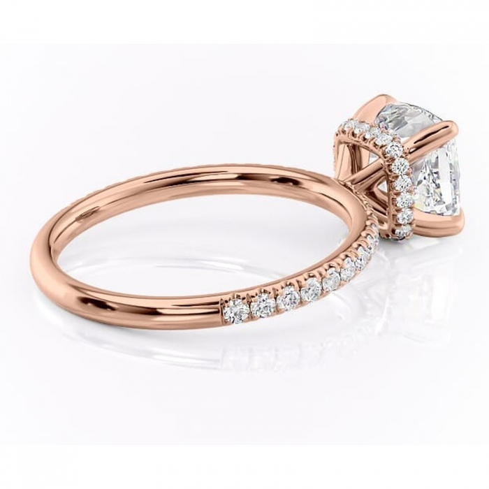 Inel de logodnă Briony din aur Rose 14kt cu moissanite tăietură pernă – Montură pavé rafinată pentru profil înalt | Personalizează și configurează gratuit online [3]