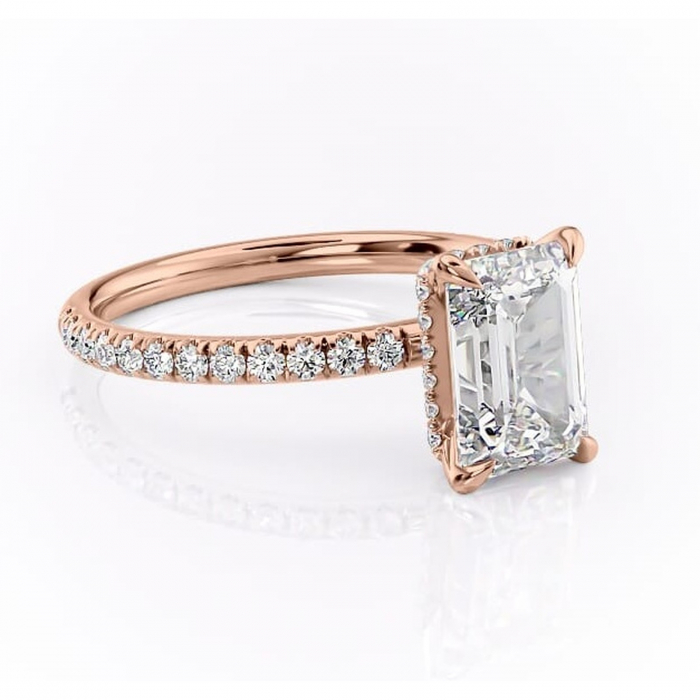 Inel de logodnă Briony din aur Rose 18kt cu moissanite tăietură smarald – Montură pavé rafinată pentru profil înalt | Personalizează și configurează gratuit online [1]