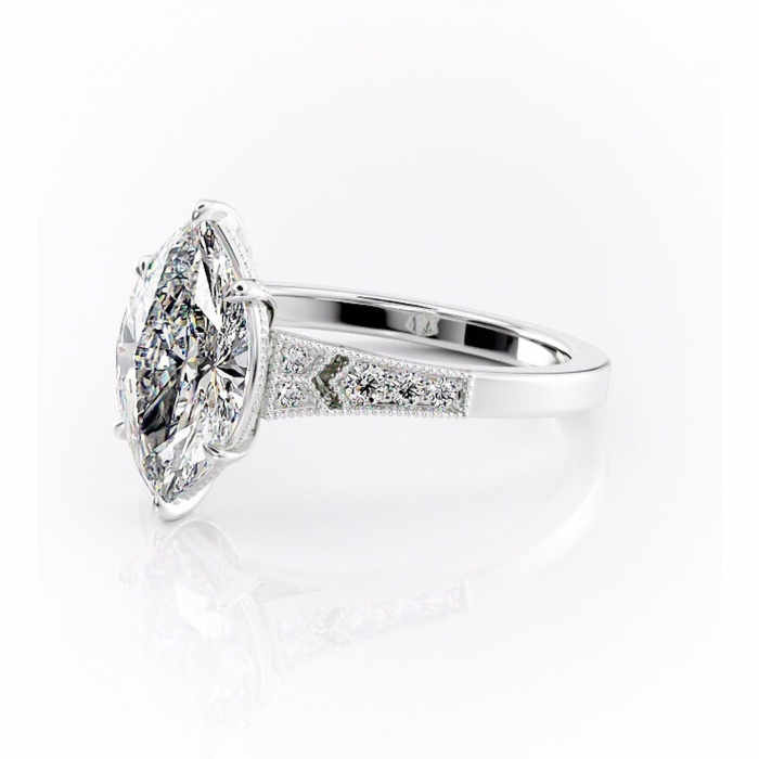Inel de logodnă Caelia din aur Alb 14kt cu moissanite tăietură marquise – Pietre laterale rafinată pentru profil înalt | Personalizează și configurează gratuit online [7]