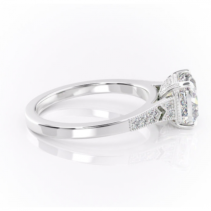 Inel de logodnă Caelia din aur Alb 14kt cu moissanite tăietură pernă – Pietre laterale rafinată pentru profil înalt | Personalizează și configurează gratuit online [2]