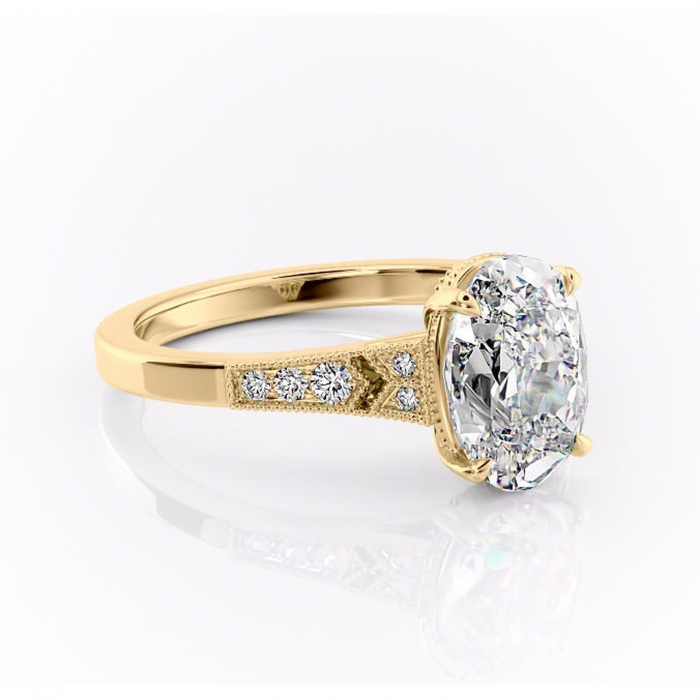 Inel de logodnă Caelia din aur Galben 18kt cu moissanite tăietură ovală – Pietre laterale rafinată pentru profil înalt | Personalizează și configurează gratuit online [1]