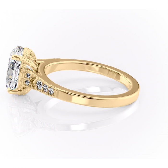 Inel de logodnă Caelia din aur Galben 18kt cu moissanite tăietură ovală – Pietre laterale rafinată pentru profil înalt | Personalizează și configurează gratuit online [6]