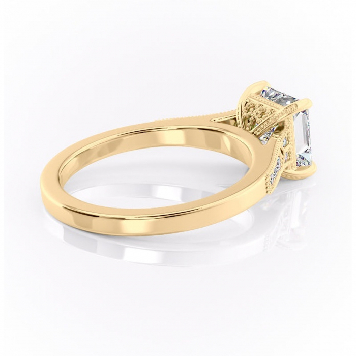 Inel de logodnă Caelia din aur Galben 14kt cu moissanite tăietură princess – Pietre laterale rafinată pentru profil înalt | Personalizează și configurează gratuit online [3]