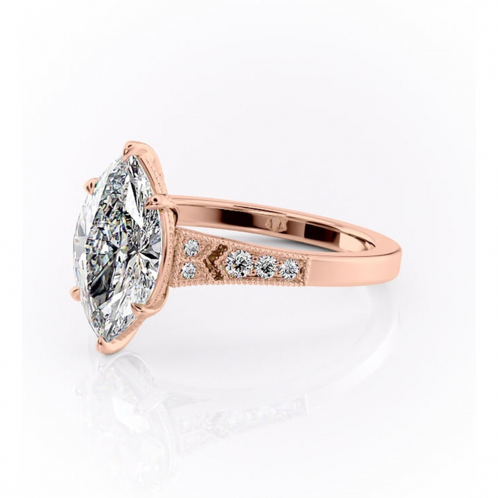 Inel de logodnă Caelia din aur Rose 14kt cu moissanite tăietură marquise – Pietre laterale rafinată pentru profil înalt | Personalizează și configurează gratuit online [7]