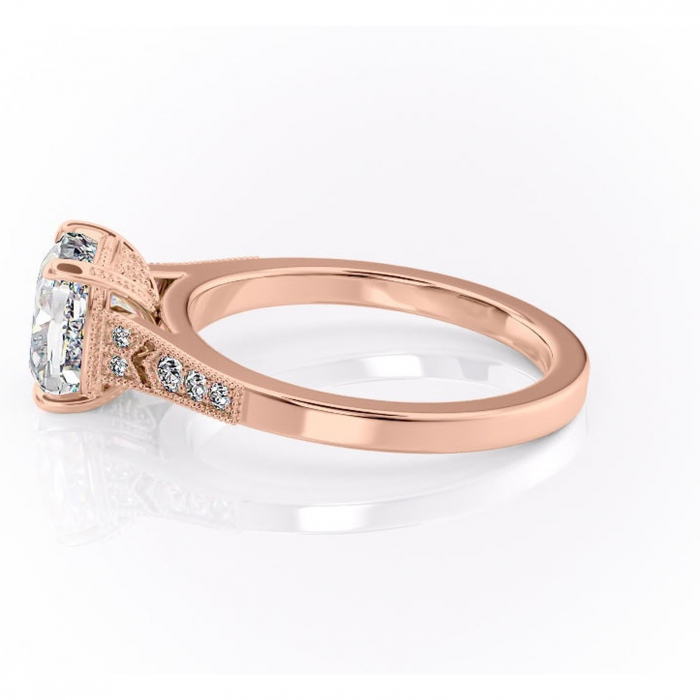 Inel de logodnă Caelia din aur Rose 14kt cu moissanite tăietură pernă – Pietre laterale rafinată pentru profil înalt | Personalizează și configurează gratuit online [6]
