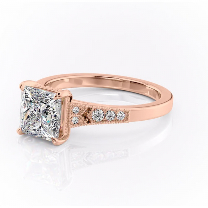 Inel de logodnă Caelia din aur Rose 14kt cu moissanite tăietură princess – Pietre laterale rafinată pentru profil înalt | Personalizează și configurează gratuit online [7]