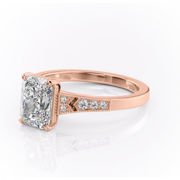 Inel de logodnă Caelia din aur Rose 14kt cu moissanite tăietură radiantă – Pietre laterale rafinată pentru profil înalt | Personalizează și configurează gratuit online [7]