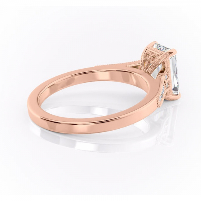Inel de logodnă Caelia din aur Rose 14kt cu moissanite tăietură smarald – Pietre laterale rafinată pentru profil înalt | Personalizează și configurează gratuit online [3]