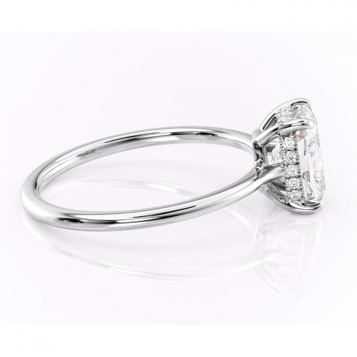 Inel de logodnă Camellia din aur Alb 14kt cu moissanite tăietură pernă – Solitar rafinată pentru profil jos | Personalizează și configurează gratuit online [2]