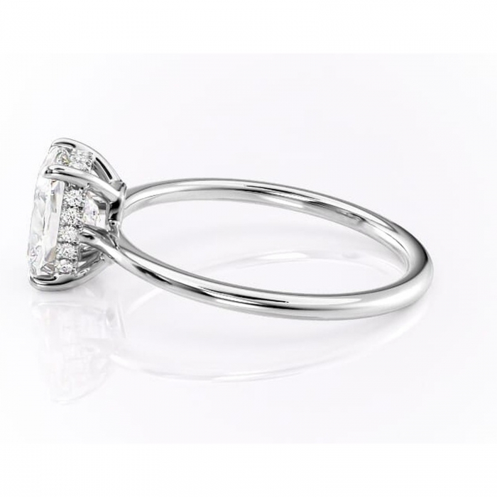 Inel de logodnă Camellia din aur Alb 14kt cu moissanite tăietură pernă – Solitar rafinată pentru profil jos | Personalizează și configurează gratuit online [6]