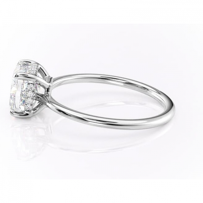 Inel de logodnă Camellia din aur Alb 18kt cu moissanite tăietură pernă – Solitar rafinată pentru profil jos | Personalizează și configurează gratuit online [6]