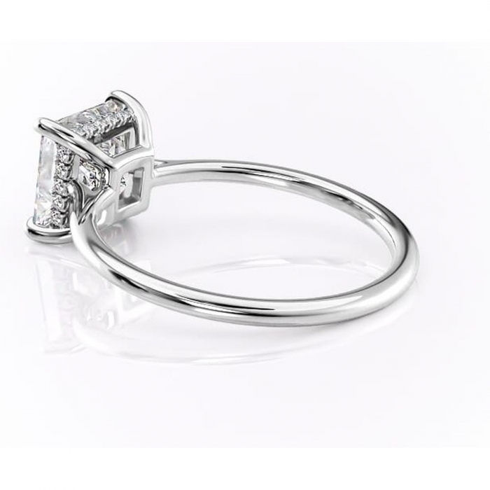Inel de logodnă Camellia din aur Alb 18kt cu moissanite tăietură princess – Solitar rafinată pentru profil jos | Personalizează și configurează gratuit online [5]