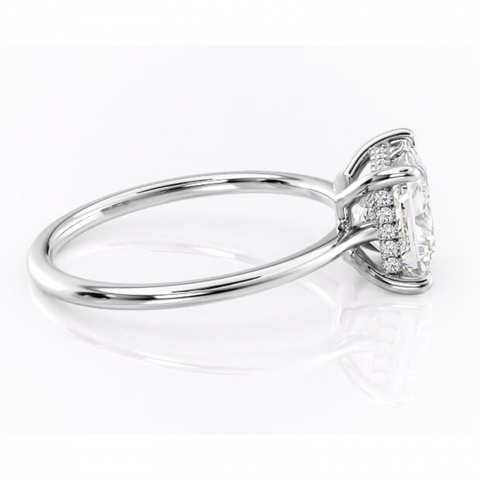 Inel de logodnă Camellia din aur Alb 18kt cu moissanite tăietură princess – Solitar rafinată pentru profil jos | Personalizează și configurează gratuit online [2]