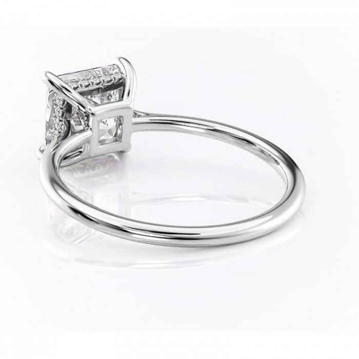 Inel de logodnă Camellia din aur Alb 18kt cu moissanite tăietură princess – Solitar rafinată pentru profil jos | Personalizează și configurează gratuit online [4]