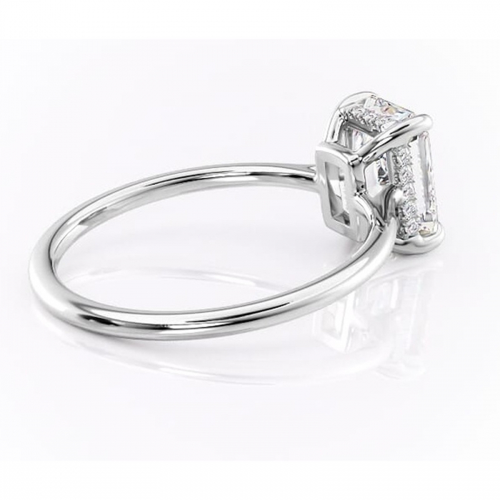 Inel de logodnă Camellia din aur Alb 14kt cu moissanite tăietură radiantă – Solitar rafinată pentru profil jos | Personalizează și configurează gratuit online [3]