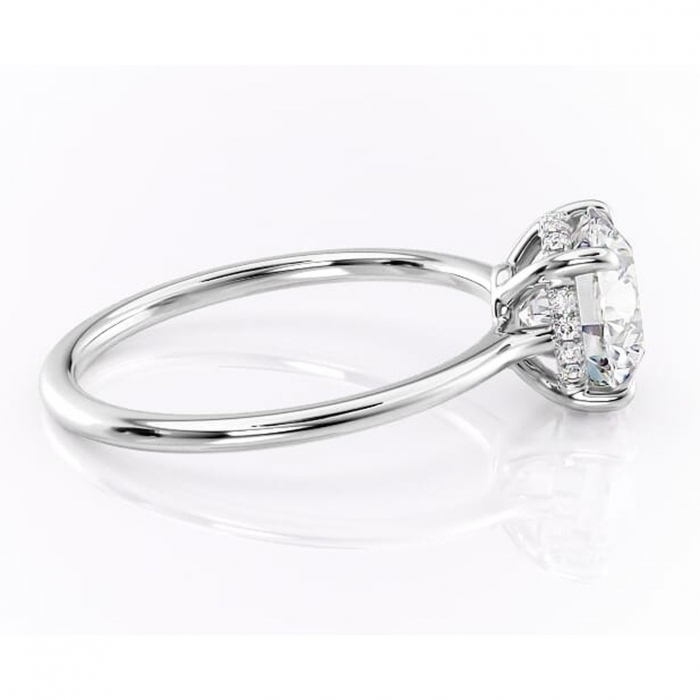 Inel de logodnă Camellia din aur Alb 14kt cu moissanite tăietură rotundă – Solitar rafinată pentru profil jos | Personalizează și configurează gratuit online [2]