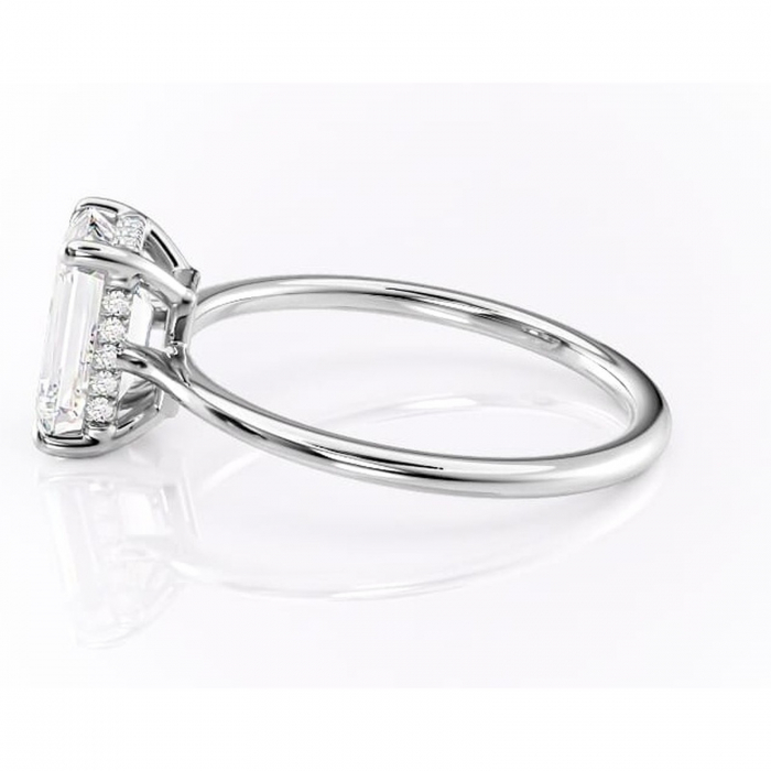 Inel de logodnă Camellia din aur Alb 14kt cu moissanite tăietură smarald – Solitar rafinată pentru profil jos | Personalizează și configurează gratuit online [6]