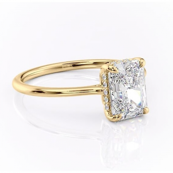 Inel de logodnă Camellia din aur Galben 18kt cu moissanite tăietură radiantă – Solitar rafinată pentru profil jos | Personalizează și configurează gratuit online [1]