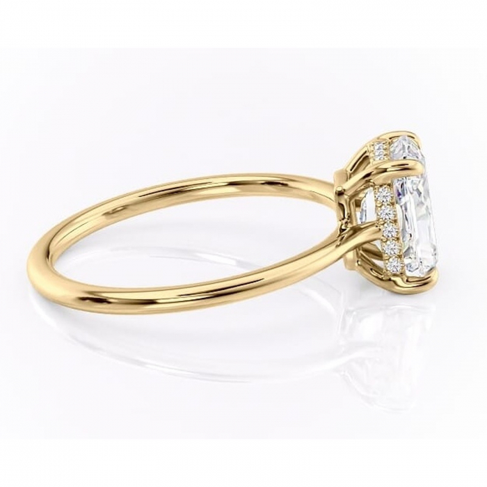 Inel de logodnă Camellia din aur Galben 18kt cu moissanite tăietură radiantă – Solitar rafinată pentru profil jos | Personalizează și configurează gratuit online [2]