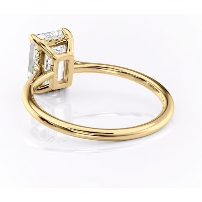 Inel de logodnă Camellia din aur Galben 14kt cu moissanite tăietură smarald – Solitar rafinată pentru profil jos | Personalizează și configurează gratuit online [4]