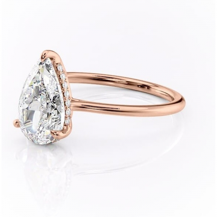 Inel de logodnă Camellia din aur Rose 18kt cu moissanite tăietură pară – Solitar rafinată pentru profil jos | Personalizează și configurează gratuit online [7]
