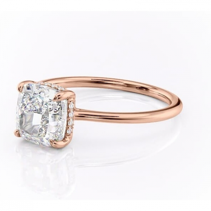 Inel de logodnă Camellia din aur Rose 18kt cu moissanite tăietură pernă – Solitar rafinată pentru profil jos | Personalizează și configurează gratuit online [7]