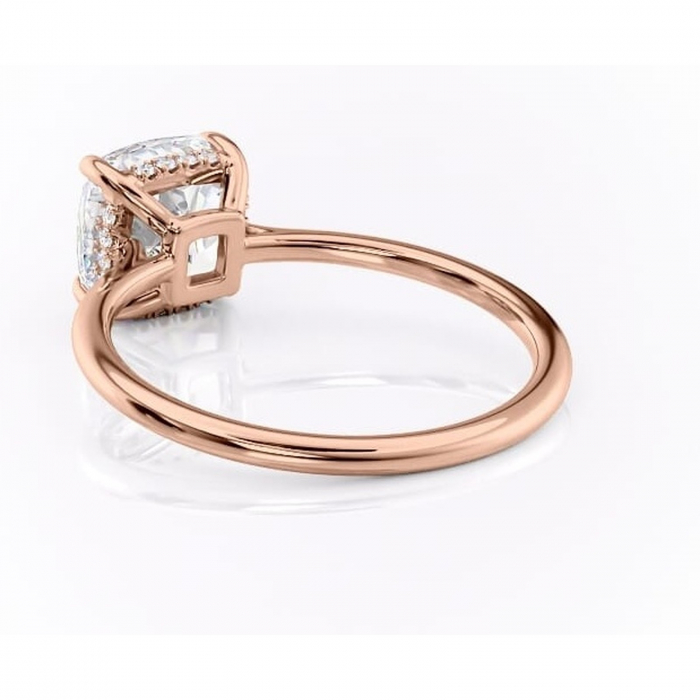 Inel de logodnă Camellia din aur Rose 18kt cu moissanite tăietură pernă – Solitar rafinată pentru profil jos | Personalizează și configurează gratuit online [4]