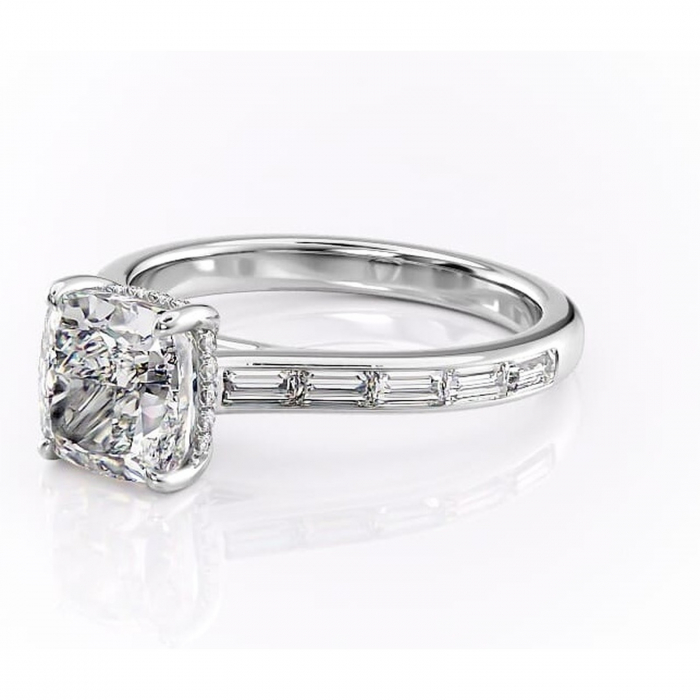 Inel de logodnă Catherine din aur Alb 14kt cu moissanite tăietură pernă – Montură cu canal rafinată pentru profil înalt | Personalizează și configurează gratuit online [7]