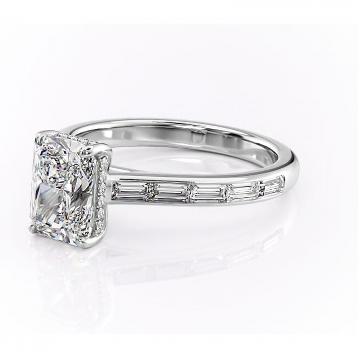 Inel de logodnă Catherine din aur Alb 18kt cu moissanite tăietură radiantă – Montură cu canal rafinată pentru profil înalt | Personalizează și configurează gratuit online [7]