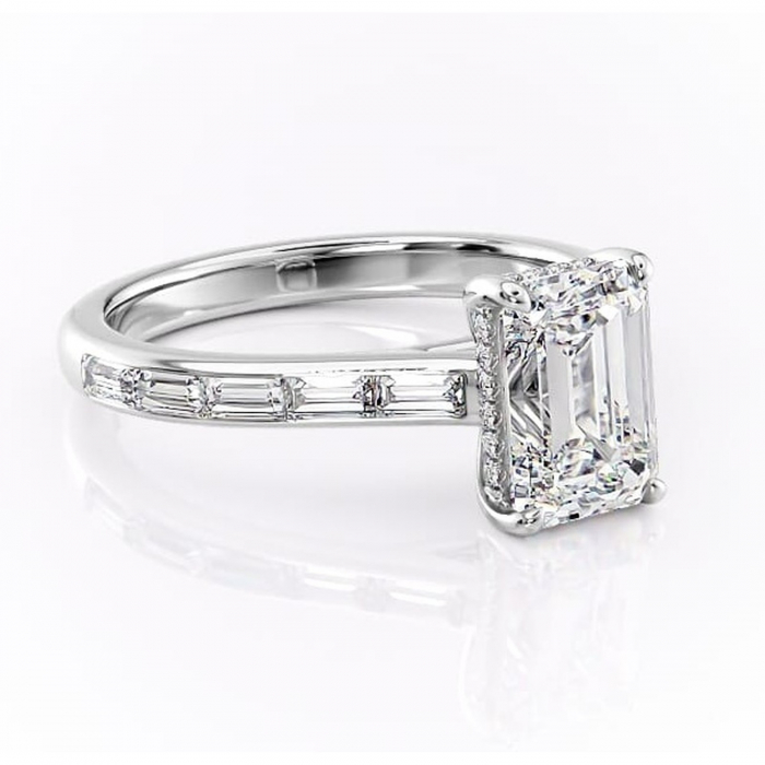 Inel de logodnă Catherine din aur Alb 14kt cu moissanite tăietură smarald – Montură cu canal rafinată pentru profil înalt | Personalizează și configurează gratuit online [1]