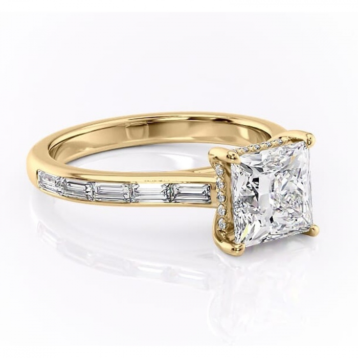 Inel de logodnă Catherine din aur Galben 14kt cu moissanite tăietură princess – Montură cu canal rafinată pentru profil înalt | Personalizează și configurează gratuit online [1]