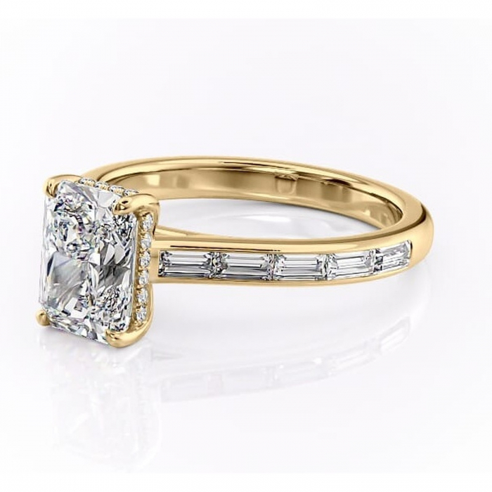 Inel de logodnă Catherine din aur Galben 14kt cu moissanite tăietură radiantă – Montură cu canal rafinată pentru profil înalt | Personalizează și configurează gratuit online [7]