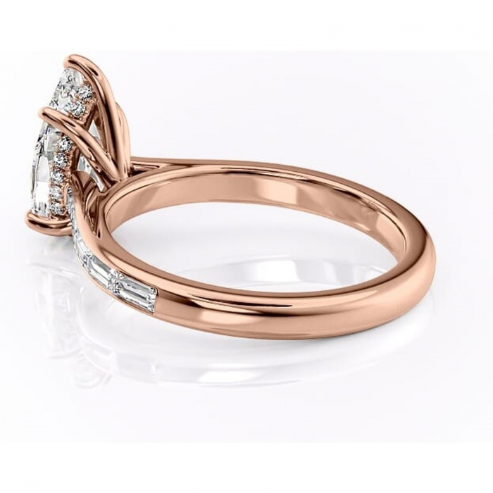 Inel de logodnă Catherine din aur Rose 18kt cu moissanite tăietură pară – Montură cu canal rafinată pentru profil înalt | Personalizează și configurează gratuit online [5]